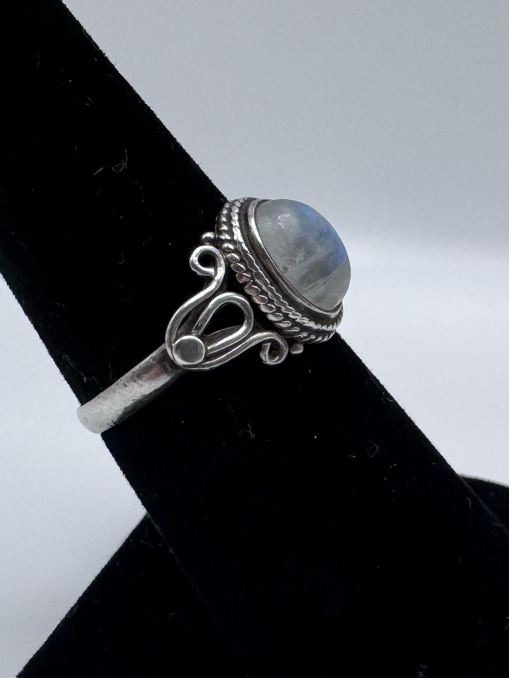 Sterling Silver 925 Ring with Blue Flash Moonstone Sz 6.5 - Picture 2 of 8